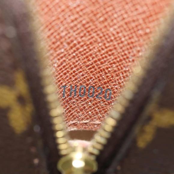 LOUIS VUITTON Monogram Trousse Demi Ronde Cosmetic Pouch M47520 LV Auth 74112 - Picture 12 of 16